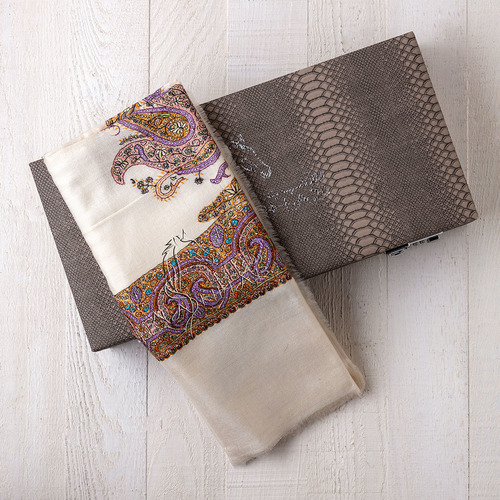 RA22-55 - ROYAL SHAWLS,Pashmina,kashmiri,orginal,hand made embroidered,one size of this shawl are avilable.