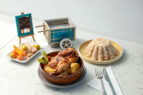 Potato with Chicken - Oven potato tray with onion, tomato sauce, served with white vermicelli rice and chicken