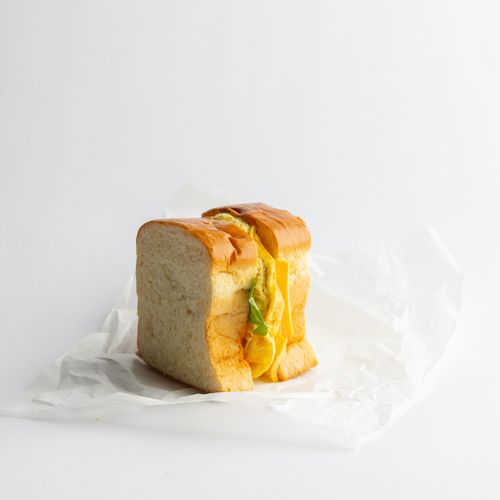 Whole eggs & cheese with white Brioche toast