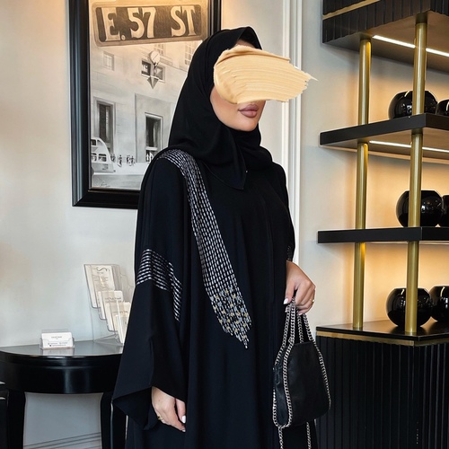 EA 3 - (Abaya with embroidery + lace) The raw material is Italian crepe, a practical abaya that is suitable for occasions.
According to the coordination and color of the embroidery upon request.
Free size