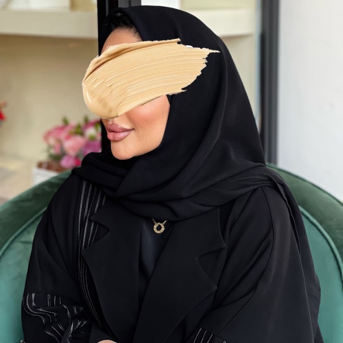 Square shells - A square Hijab and applies to two layers to become a triangle