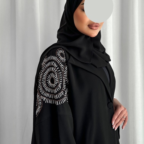 BL9 - خام كريب فاخر فتحه بليزر صغيرة قصة جاينيز فري سايز الشغل شك و تطريز ايننننن زرار واحد من جدام
