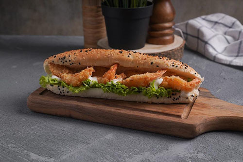 Shrimp pane - 5 pieces of fried shrimp with mayonnaise and lettuce