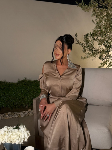 Code 150 - الطولالكتف&nbsp;الكمالصدرالخصرالوركفي المربع ادناه
- لون واحد فقط