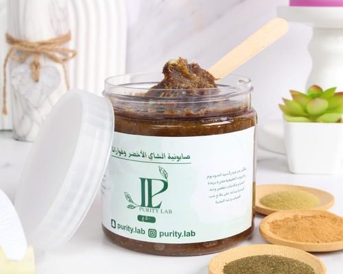 صابونية الشاي الأخضر و غوارانا 500g - تتكون من هيدروكسيد الصوديوم و الزيوت الطبيعية معززة بزبدة الشيا وخلاصات تطهير و شد البشرة تساعد على علاج الحبوب و شد البشرة