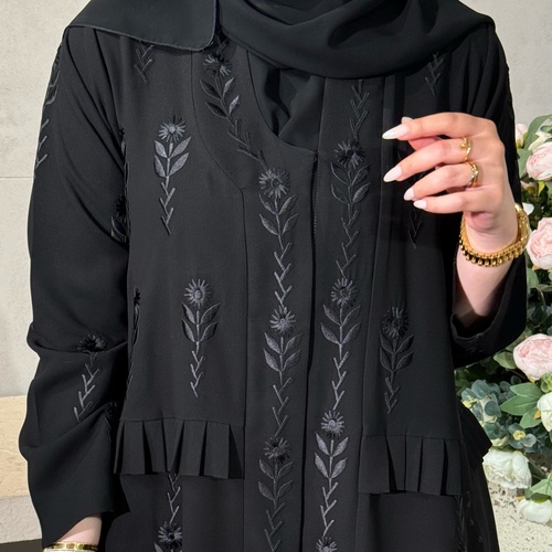 A40 - قصه كلوش مطرزه بالكامل من ورا وقدام/خارم كريب/متوفر مع ملفع