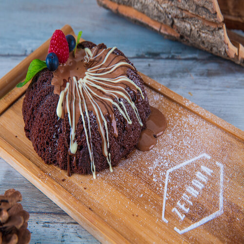 Chocolate Lava Cake - Delicious chocolate cake centered with Belgian milk chocolate