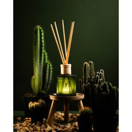 Flourish - 200 ml Top Notes: Grapefruit - Elemi Middle Notes: Magnolia - Geranium - Patchouly Base Notes: Cedarwood - Amber Notes - Oakmoss