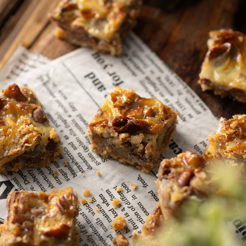 Nuts bites with kinder sauce