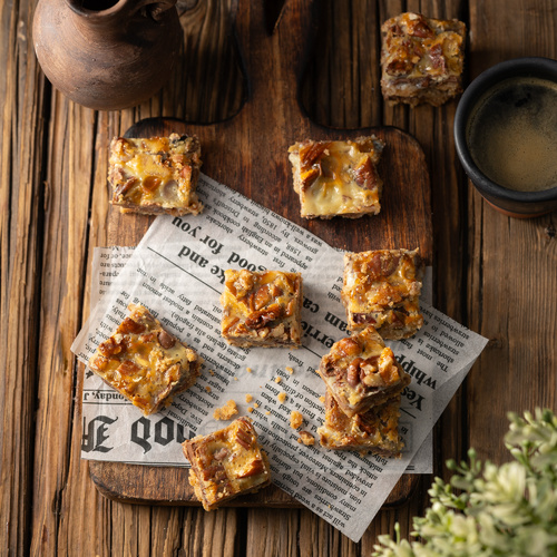 Nuts bites with kinder sauce