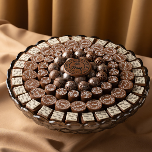 T4 Cocoa Tray - صينية كرستال مع كيلو كاكاو بحشوات مختلفة ويفر بالبستاشيو ،ويفر نوتيلا ، دولسي كرمل ، كرانشي بسكويت