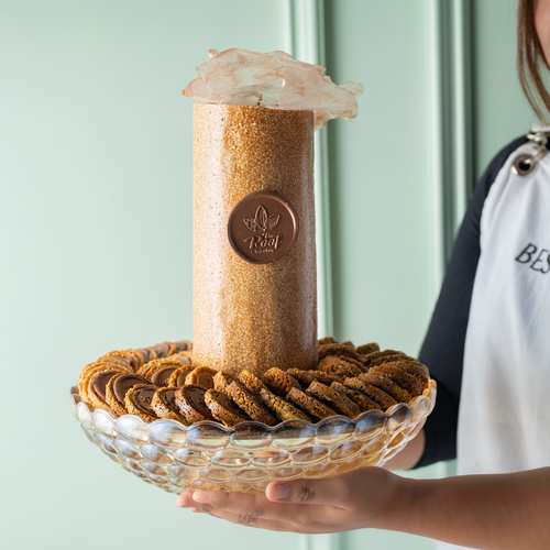 A3 Cocoa Tray - عبارة عن صينية كرستال مع مكسرات السمسميه بالكاكاو والكرمل بندق، لوز ، فستق سمسم ٥٤ قطعه