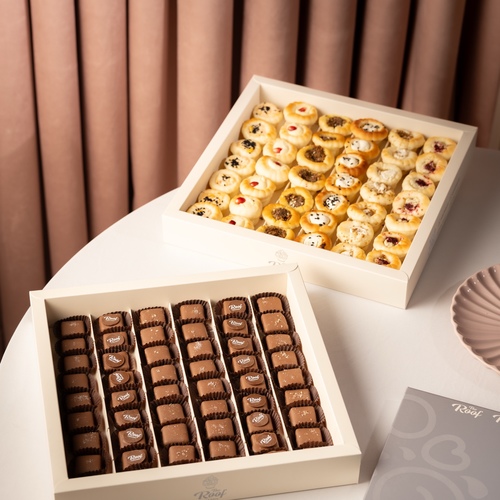 Cocoa Java Offers - عرض عبارة عن بوكس كاكاو ٥٤ قطعه بحشوات مختلفة بستاشيو كرمل، كندر نسكافيه، ، سنيكي سولتي مع بوكس ميني فطاير ٤٢ قطعه بحشوات مختلفة خلطة جبن فيتاو بالمكسرات ، زعتر بالسمسم ، جبن رمان ، لبنة زعتر ، خلطة اللبنة بالذره