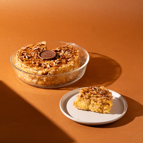 كيكة الملفية - كيكة الملفيه كستر مع مكسرات البيكان تقدم باردة