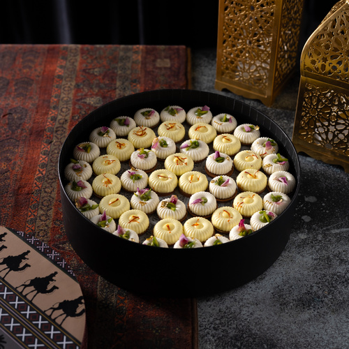 المهلبيه والزعفران بالكاكاو - بوكس المهلبيه والزعفران بالكاكاو ٤٩ قطعه