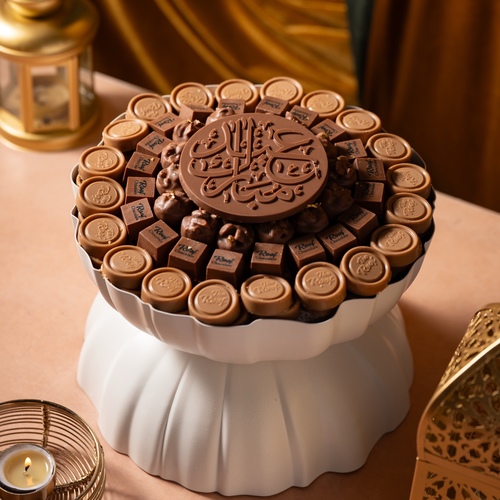 صينية كاكاو العيد ٣ - عرض عبارة عن صينية بتصميم خاص مع كيلو كاكاو ١٢٥ قطعه بحشوات مختلفة برلين كرمل،كنافة بستاشيو ، سناكي سولتي فول سودانيملاحظة التوصيل قبل العيد بيوم من الساعه ٦ مساءا الى ١ صباحا⚠️