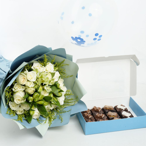 Small Box of Brownie Mix - Mix brownie with flower bouquet and balloon 
 note: In order to serve you better, when your order is completed successfully, we will contact you to confirm the order and send the payment link via WhatsApp.