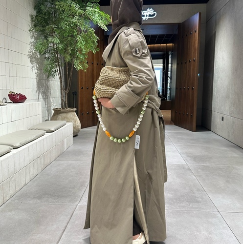 trench coat A - الافضل تاخذين اقصر من طولج برقم عشان تطلع مرتبه ونفس اللي على المودل
⚠️ كتابة القياسات في خانة الملاحظات او الاختيار من جدول القياسات⚠️