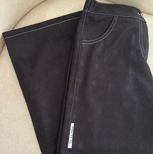 jeans polka dot - خام جينز كحلي منقط بأسود فيه نسبه سترج Size L