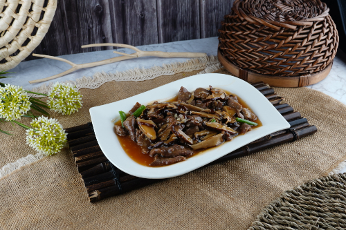 Beef with Black Mushroom