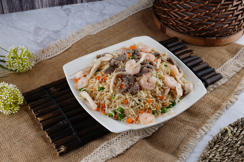 Mixed Fried Rice with Shrimps,Beef & Chicken