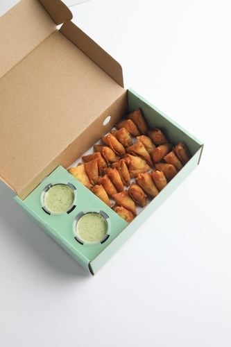 بوكس السمبوسة - ٢٤ حبة - تشكيلة من 24 قطعة سمبوسة من اختيارك