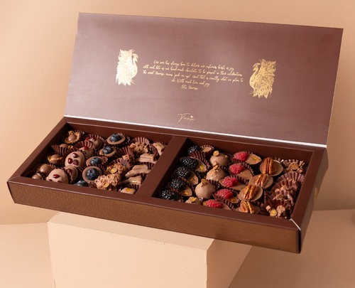 Royal peacock brown box of fruit chocolate, quantity of 55 pieces