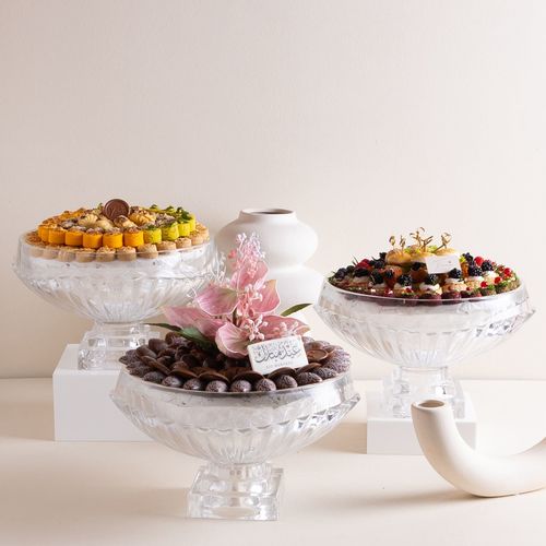 الصواني الكرستال العيد شوكلت موالح غريبه1 - الصواني الكرستال شوكلت موالح غريبه الشوكلت الكميه 70حبه او حبه الحشوات (فانيلا-سولتد كراميل-بستاشيو بيكان-كرانشي-كوفي بستاشيو ) الغريبه الكميه 80 حبه الحشوات (لوتس- زعفران-بستاشيو) الموالح الكميه80 حبه الاصناف(ورق عنب سمسم-ورق عنب زعتر- ورق عنب سماق-فطاير بف بيستري -ميني ناتشوز-ميني ساندوش)