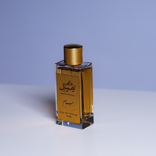 Sanam - Top notes: Hial , Honey , Vanilla Heart notes: Patchouli, Leather , Saffron Base: Oud, Bakhoor, Tobacco, Wood