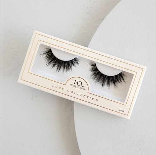 Products.Q8 co. - House Of Lashes Stella Luxe - Take your eyes to a galaxy far away with these triple layers of synthetic fibers and wispy rounded style. Suitable for all eye shapes, and guaranteed to light up any room you walk in. If your looking for the perfect blend between Natalia and Ethereal, this is it!