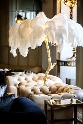 Products.Q8 co. - White Ostrich feather lamp with  golden copper base - 180cm / 10 LED bulbs / 60 feathers
Feather color: White