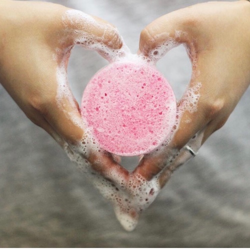 FACIAL CLEANSER SPONGE WITH POMEGRANATE EXTRACT