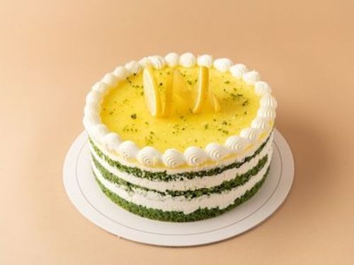 limon cake - layers for limon cake with cream and limon fresh