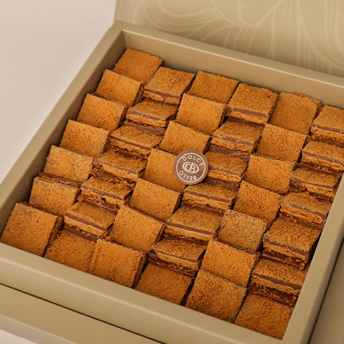 honey caramel - 48 pieces of honey biscuits, filled with caramel.