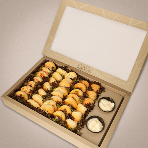 بوكس الفطائر - Pastry box, 36 pieces, with 6 different fillings: Spinach – Chicken – Cheddar – Labneh – Pizza – Thyme.