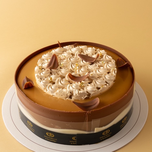 caramilo cake - Vanilla cake layers with delicious caramel