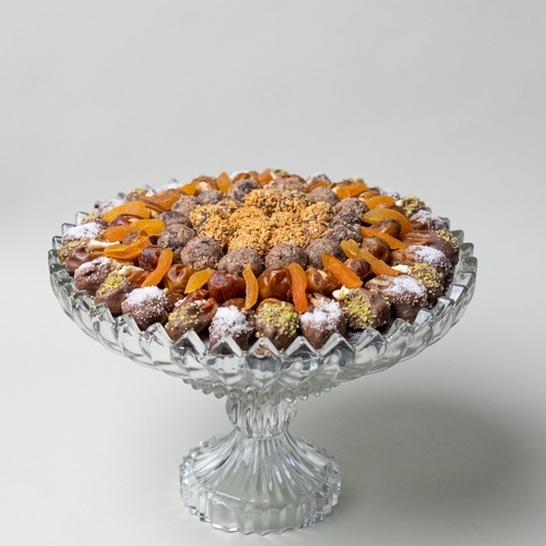 صينية التمر - Date tray, 1.250 kg, with 5 different fillings( Coconut – Hazelnut – Digestive biscuit with tahini – Caramel – Pistachio )