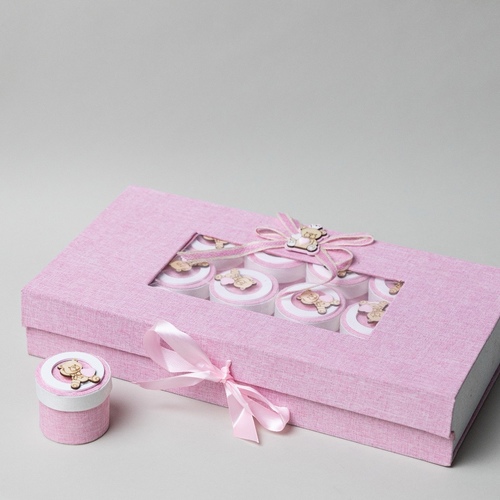 Book box baby pink - A baby box containing approximately 300 grams of chocolate with different fillings