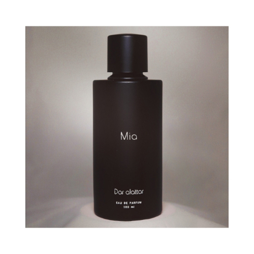 Mia - Distinctive and bold with a scent of jasmine
Top note: jasmine, middle note: vanilla, tuberose, bottom note: cedar tree
100 ML