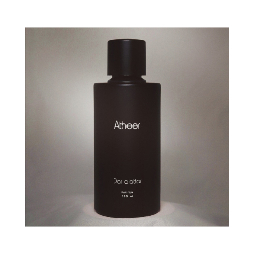 Atheer - A beautiful autumn fragrance that emulates the magical atmosphere of autumn
Top base: saffron - red berries - frankincense - middle: rose berry - musk - amber - bottom: magnolia flower
100 ML