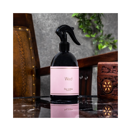 Wed - Rashoosh is a mixture of the beautiful Arab past with the scent of incense
The upper base is oud oil - the middle is Taif rose - and the bottom is powder250 ml