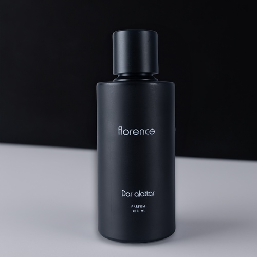 Florence - .The easy and abstaining fragrance is matched only by yourself
Top note: pink pepper, middle note: african orange flower, benzoin, bottom note: tonka bean, vanilla.
100 ML
