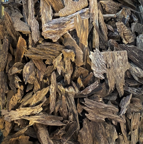 بخور ماليزي - دبل سوبر هاي - يخور ماليزي دبل سوبر هاي لأصحاب الذوق الرفيع - جودة منفردة و درجة نقاء عالية   
كمية التولة: ١٢ جرام  السعر بالتولة الواحدة