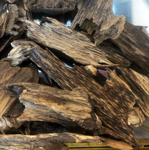 بخور ماليزي - هاي - بخور ماليزي سوبر هاي درجات نقاء عالية و ثبات مميز بالمكان 
 كمية التولة: ١٢ جرام  السعر بالتولة الواحدة