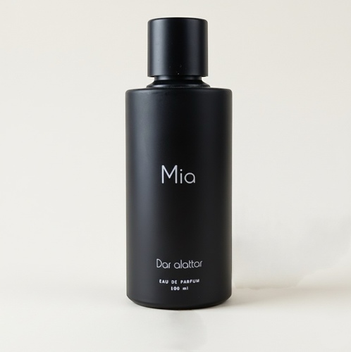 Mia - Distinctive youth can be expressed without words. 
Top note: JasmineMiddle note: Vanilla - Tuberose Bottom note: Cedar tree
100 ML