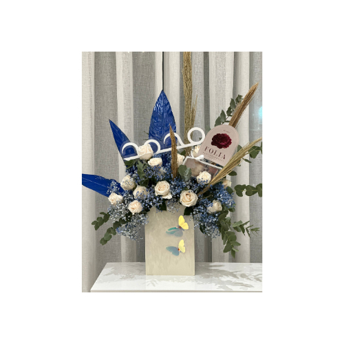 Newborn Box, Natural White and Blue Flowers - (Change the color according to the gender of the baby) with the addition of an acrylic box