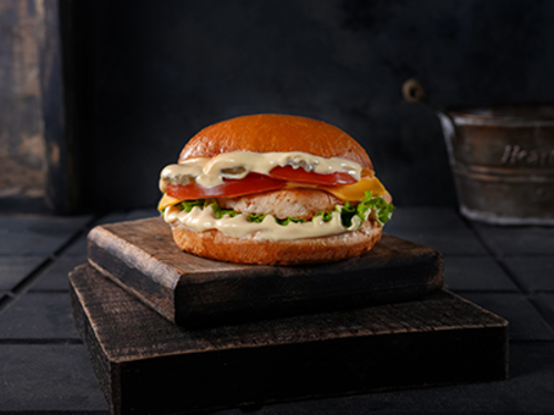 Classic Chicken Burger - Burger Bun, Chicken, Lolo Bionda lettue Cheese,Tomato,Onion ,Pickle And Classic Beef Sauce