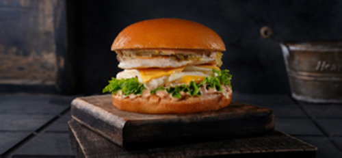 Montana Chicken Doblle - Burger Bun, Chcken ,Montana Sauce , Cheese Mmozrealla & Cheese Chider & Cheese Emmnatal & Sweet Relaish
