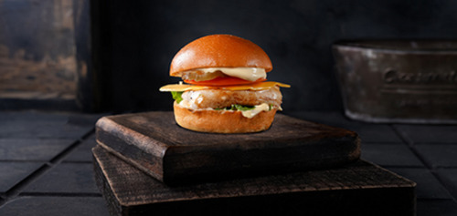 Classic Chicken Slider - Slider Bun, Chicken, Lolo Bionda lettue Cheese,Tomato,Onion ,Pickle And Classic Beef Sauce
