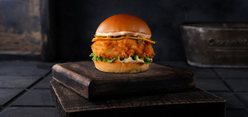 Spicy Chicken Slider - Slider bun, chicken, Lolo Bionda lettue Cheese,jalapeno And spicy chicken Sauce